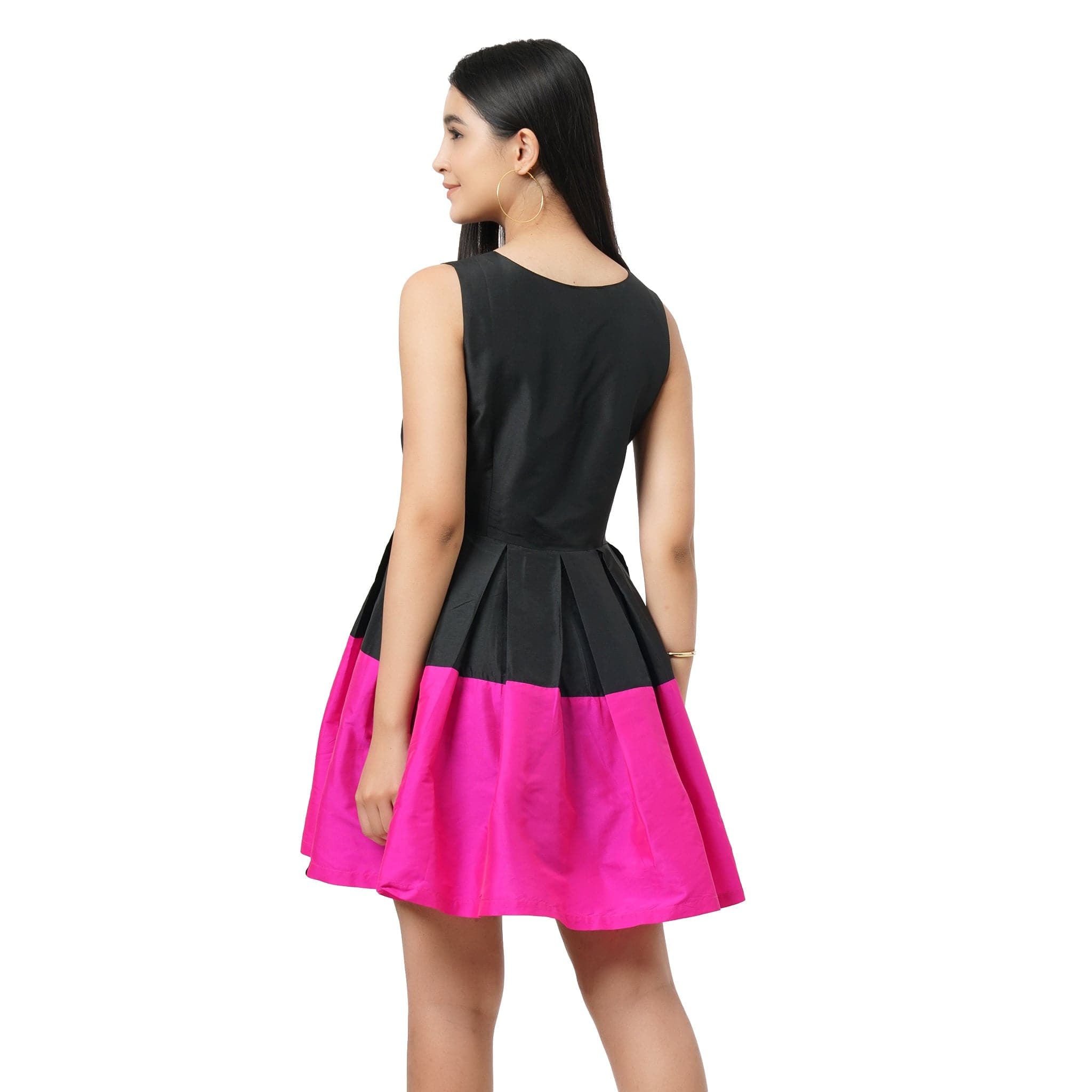 KF black pleated sleeveless Dress